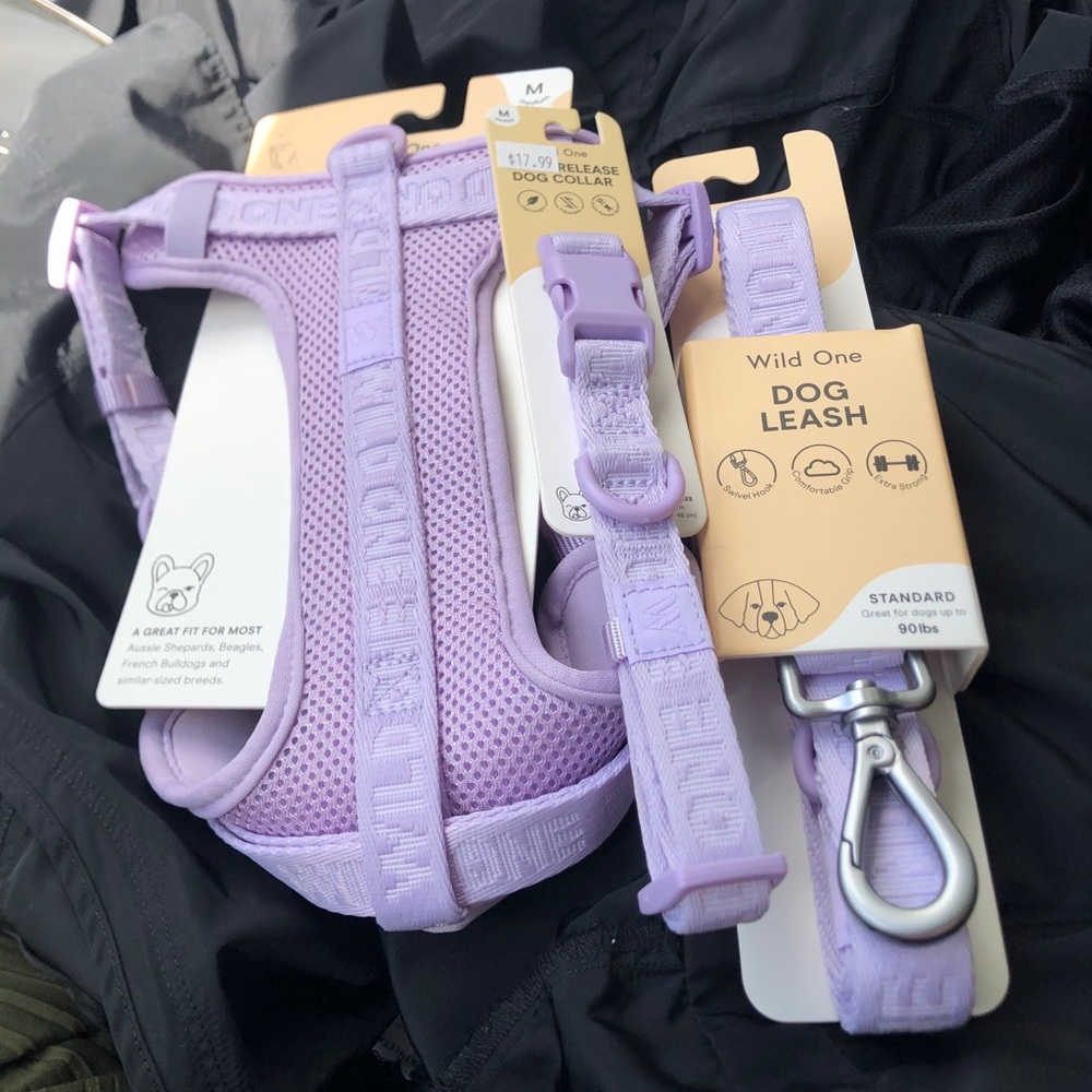 Wild, one dog harness, bundle, size small
More sizes avelable
